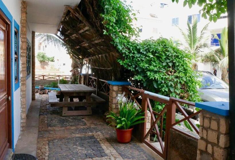 اتاق استاندارد, Pensão Alcinda Bettencourt 100 Meters To The Beachfront