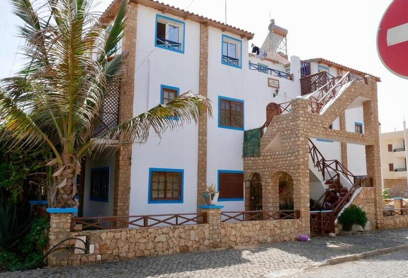 آپارتمان سوپریور 1 خوابه, Pensão Alcinda Bettencourt 100 Meters To The Beachfront