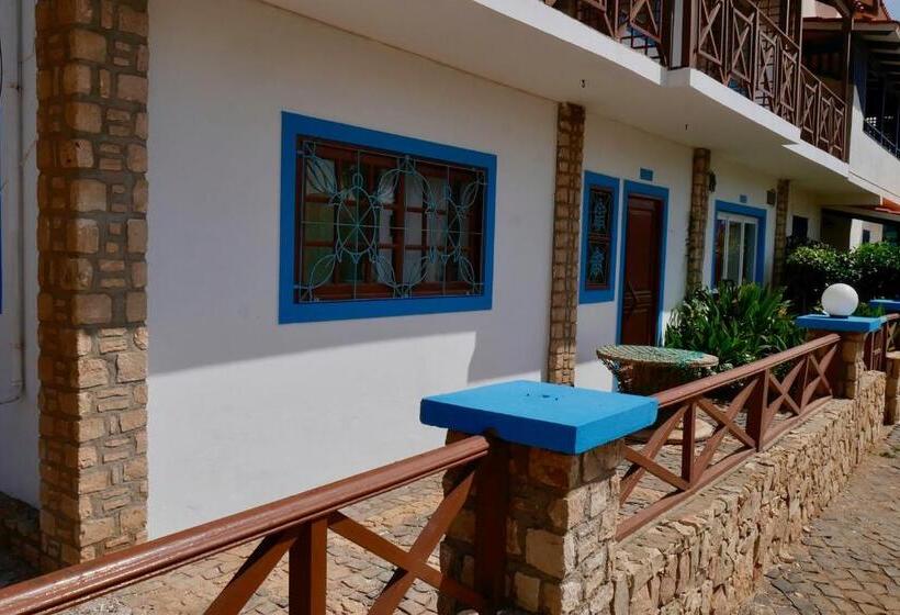 آپارتمان سوپریور 1 خوابه, Pensão Alcinda Bettencourt 100 Meters To The Beachfront