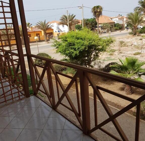 اتاق استاندارد, Pensão Alcinda Bettencourt 100 Meters To The Beachfront