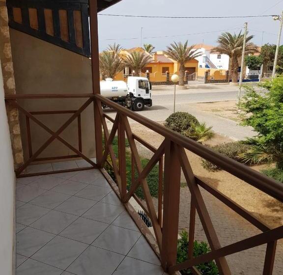 آپارتمان 1 خوابه, Pensão Alcinda Bettencourt 100 Meters To The Beachfront