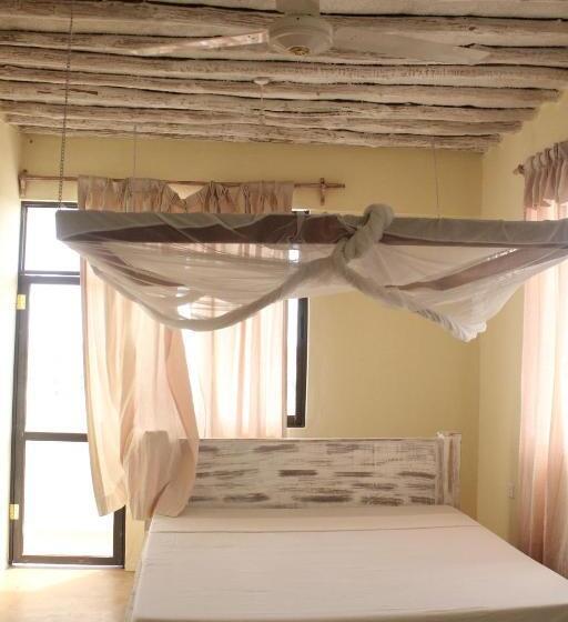 سوییت لوکس, Dreamland