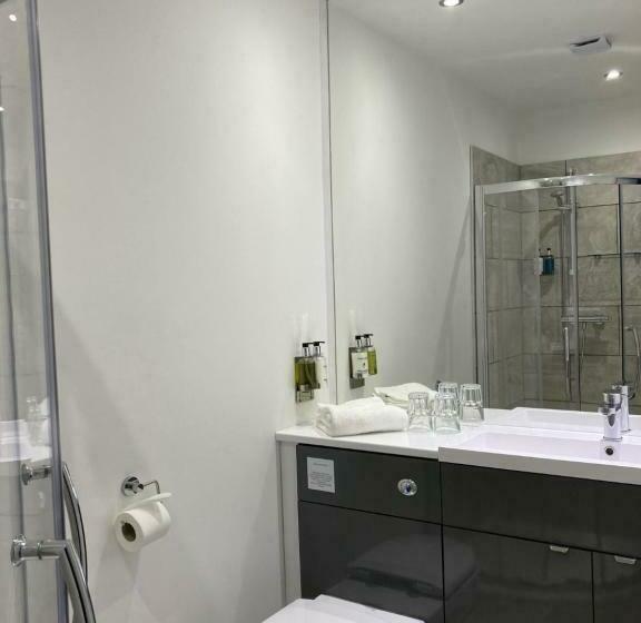 חדר סטנדרט, The Piebald Inn