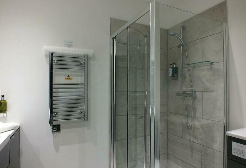 חדר דחוקס עם מיטת קינג, The Piebald Inn