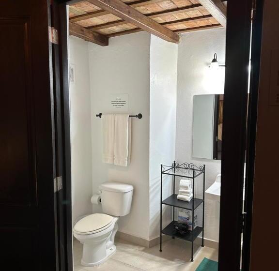 اتاق لوکس با بالکن, 352 Guest House Hotel Boutique