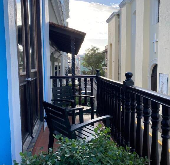 اتاق لوکس با بالکن, 352 Guest House Hotel Boutique