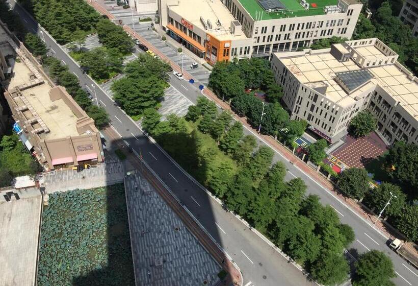 إستديو قياسى مزود بشرفة, Yoyo Youth Apartment