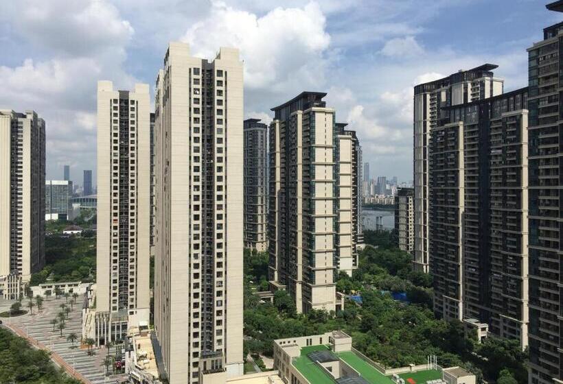 إستديو قياسى مزود بشرفة, Yoyo Youth Apartment