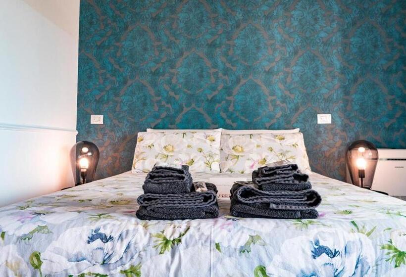 اتاق استاندارد با بالکن, Alla Riva