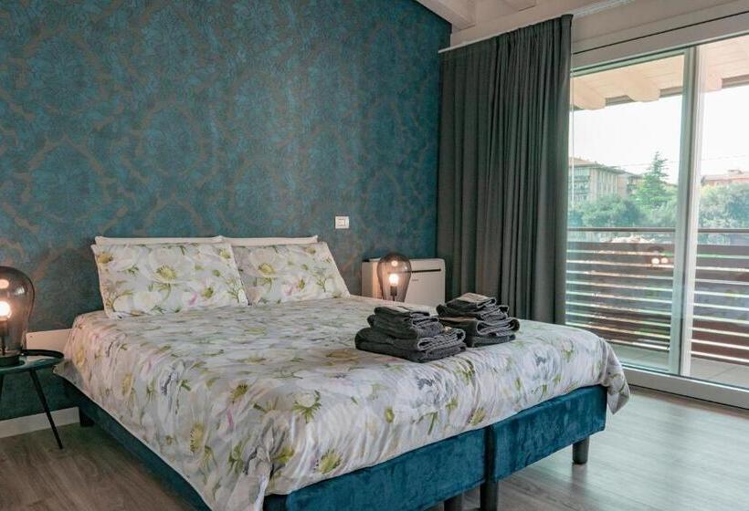 اتاق استاندارد با بالکن, Alla Riva