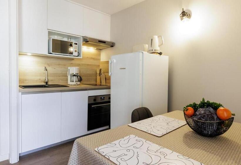 패밀리 스튜디오, La Casse Deserte