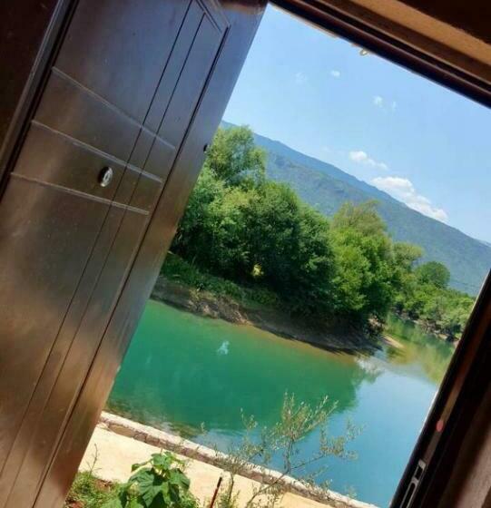 اتاق لوکس, Splav Slap Bungalovi