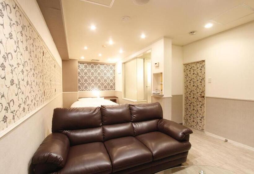 חדר אקונומי, Mio