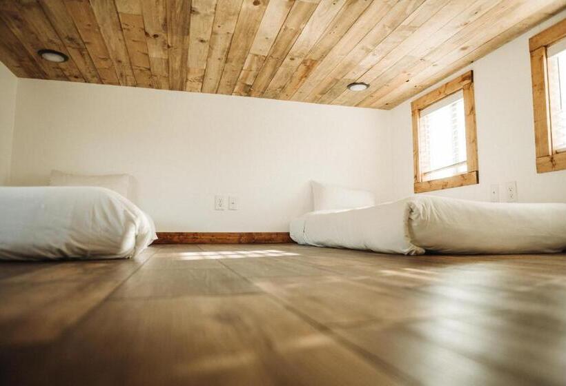 کلبه ییلاقی, Teton Valley Resort