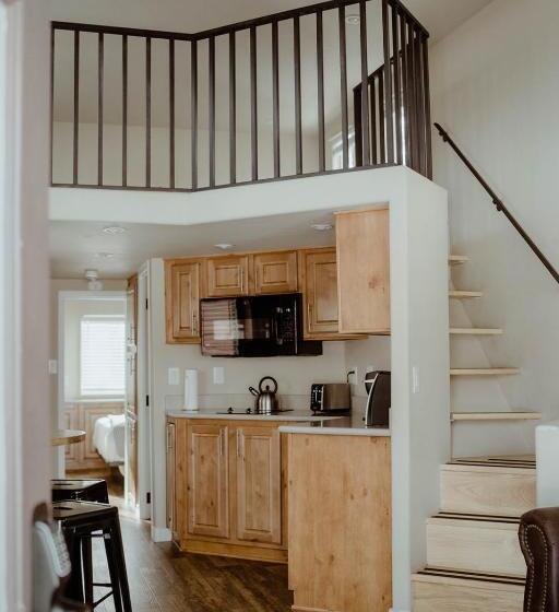 کلبه ییلاقی, Teton Valley Resort