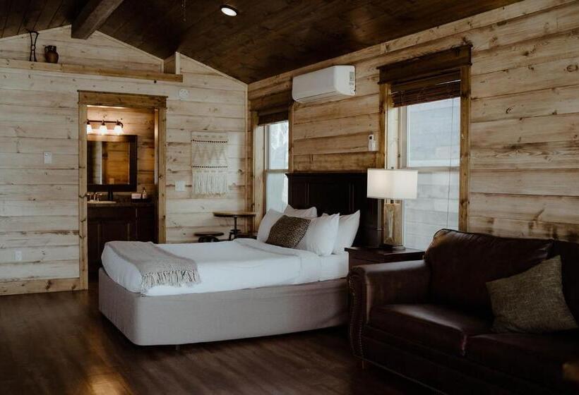 استودیوی استاندارد, Teton Valley Resort