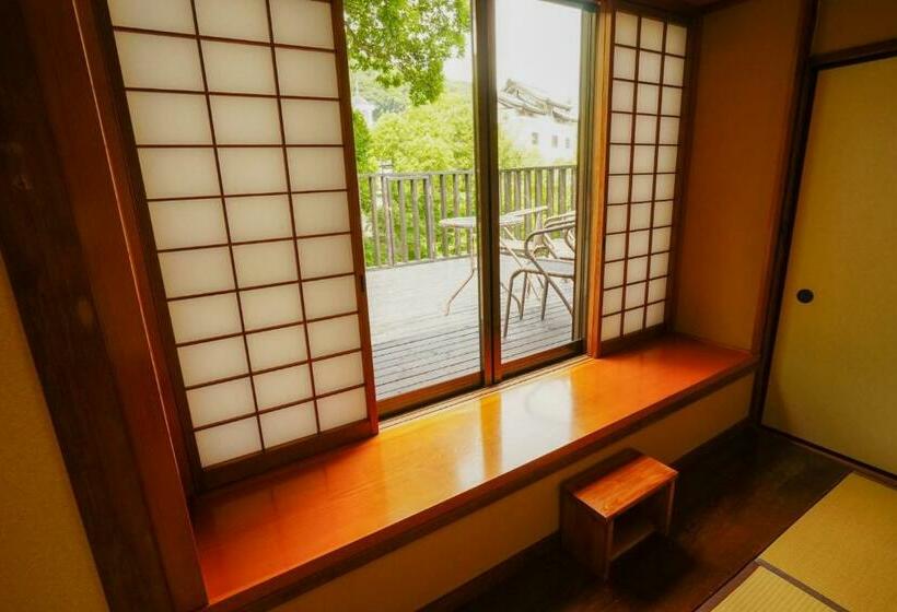 Четырехместный Номер Стандарт с Балконом, Onsen Yado Mizuguchi