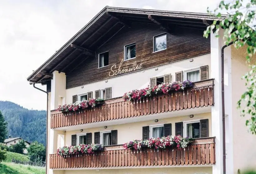 Standard-huone, Schönwies