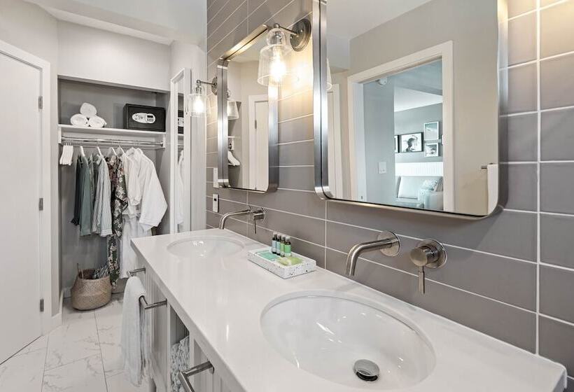 サイドシービューファミリールーム, Sea Sprite Ocean Front