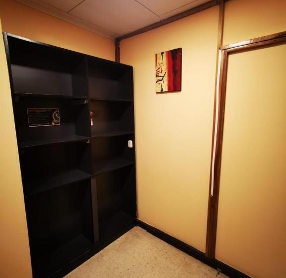 Кровать в Общей Комнате, Toucan Hostel