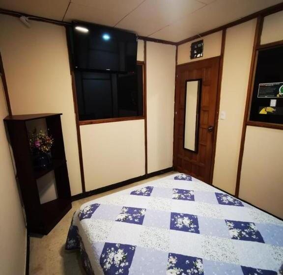 Номер Deluxe, Toucan Hostel