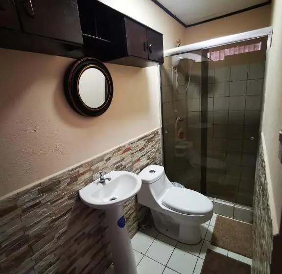 キングサイズベッドのデラックスルーム, Toucan Hostel