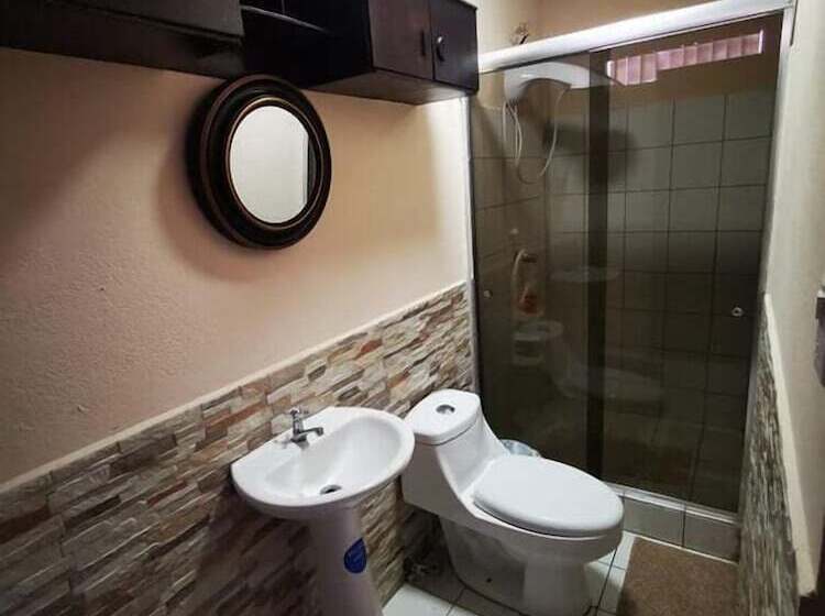 Номер Deluxe, Toucan Hostel