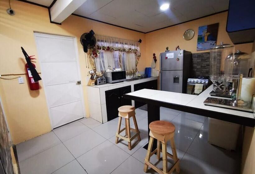 Номер Deluxe, Toucan Hostel