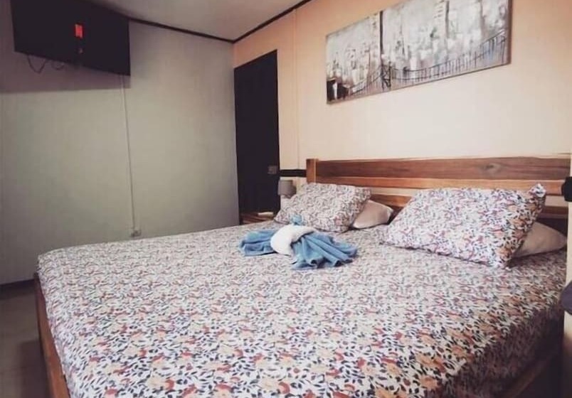 Номер Deluxe, Toucan Hostel