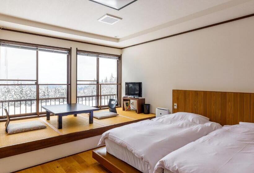 غرفة قياسية حمام مشترك, Kamosu Mori