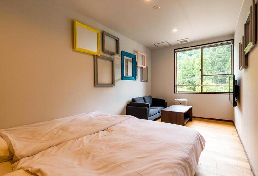 غرفة إقتصادية, Kamosu Mori