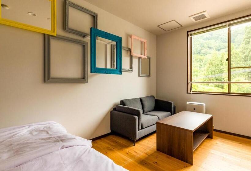 غرفة إقتصادية, Kamosu Mori