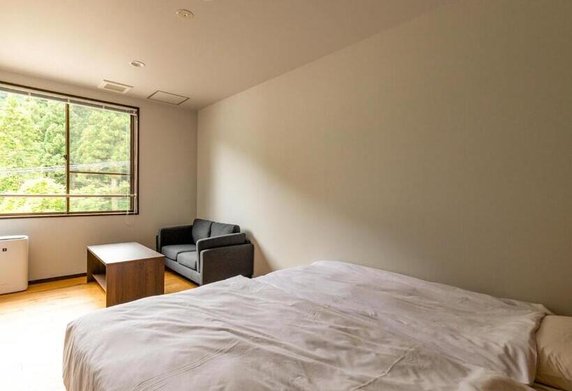 غرفة إقتصادية, Kamosu Mori