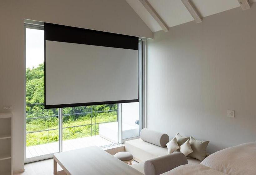 جناح مزود بتراس, Kamosu Mori