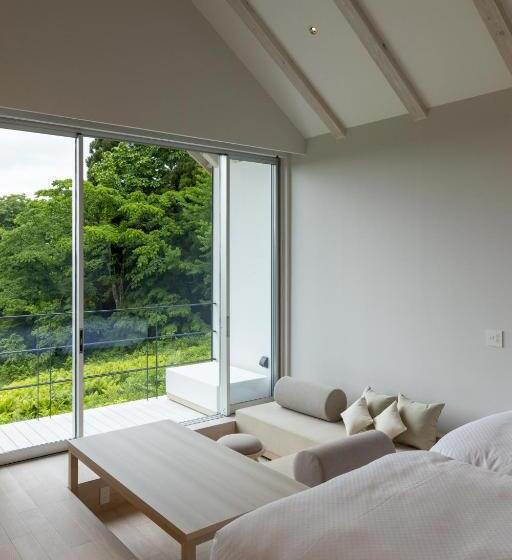 جناح مزود بتراس, Kamosu Mori