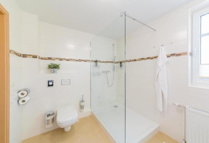 סוויטת ג'וניור, Dependance Am Alt Gaarzer Eck