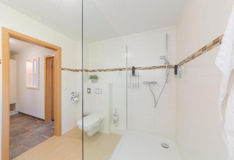 סוויטת ג'וניור, Dependance Am Alt Gaarzer Eck