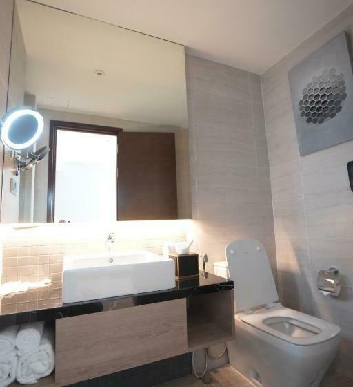 اتاق خانوادگی, Golf Valley