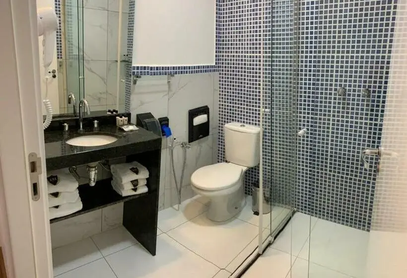 Deluxe Kolmen Hengen Huone, Riellis Center