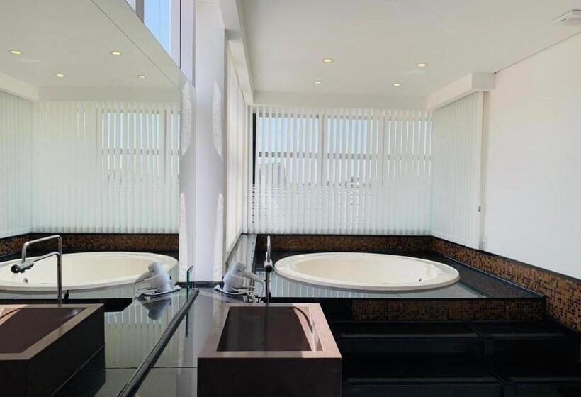 Suite Łóżko King Size, Riellis Center