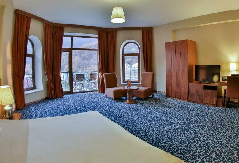 سوییت جونیور, El Resort