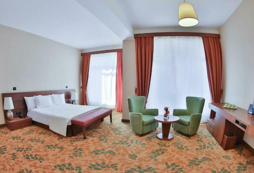 سوییت خانوادگی, El Resort