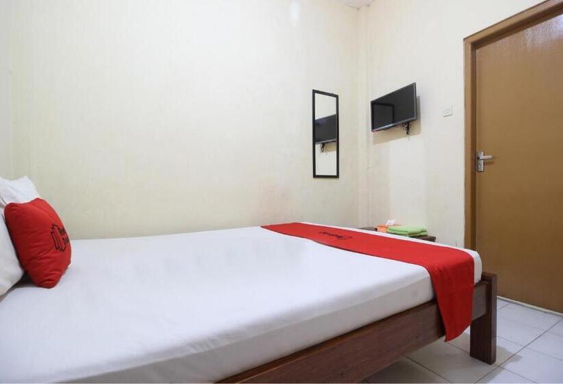 Номер Стандарт, Reddoorz @ Jalan Parangtritis