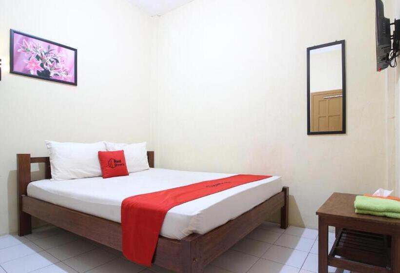 Номер Стандарт, Reddoorz @ Jalan Parangtritis