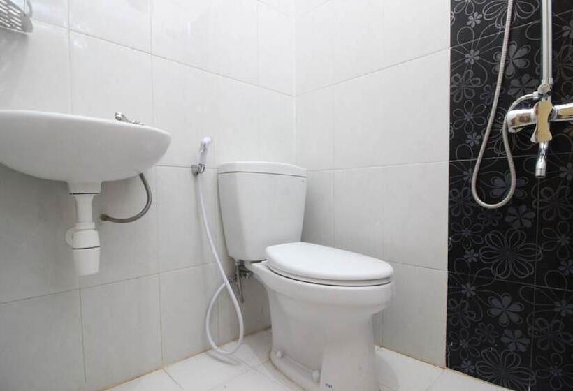 Номер Стандарт, Reddoorz @ Jalan Parangtritis