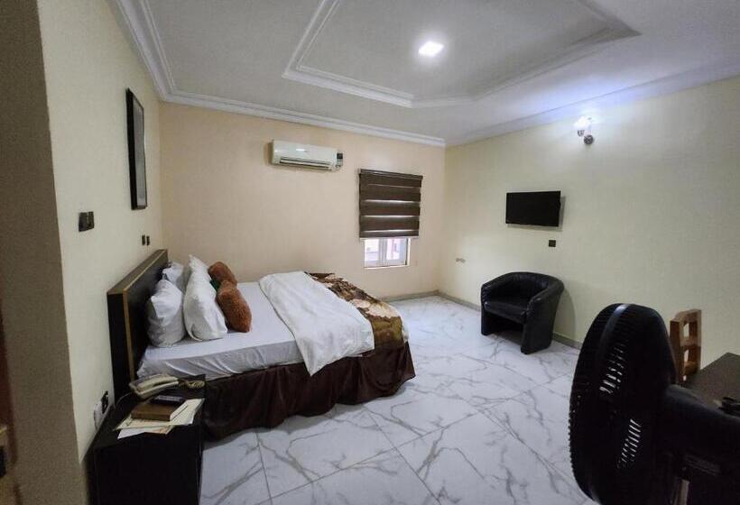 اتاق لوکس, Nue Crest Hotels & Suites