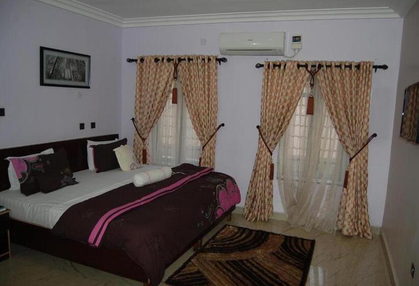 اتاق لوکس, Nue Crest Hotels & Suites