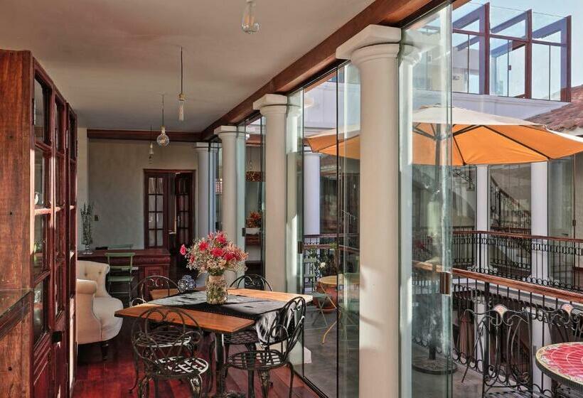 سوئیت پرزیدنت, On Hotel Boutique