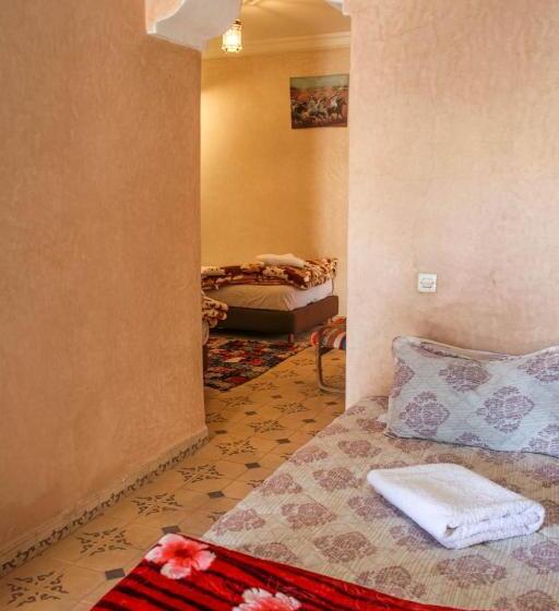 اتاق استاندارد چهار تخته, Riad Malak