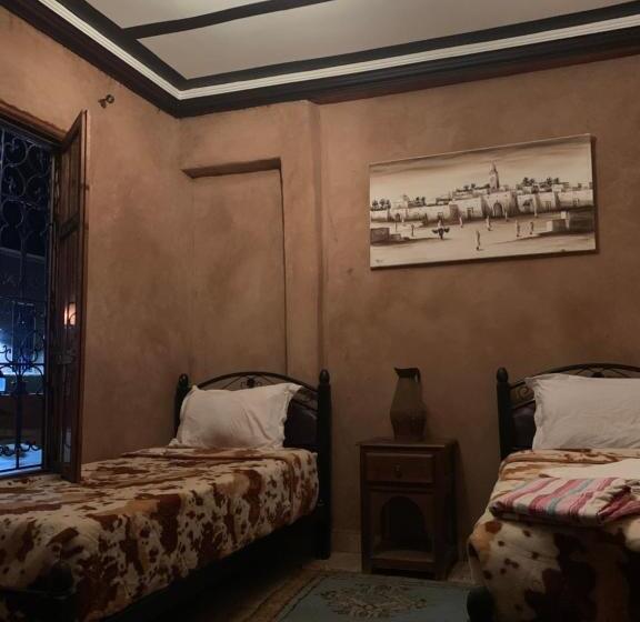 اتاق استاندارد سه نفره, Riad Malak